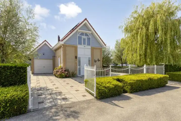 Vrijstaande woning te koop: Golfslag 1, Verspreide huizen Kamperland Kamperland