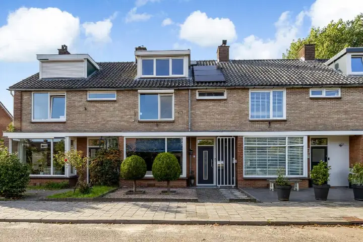 Tussenwoning te koop: Gomarushof 84, Kerkelanden Hilversum