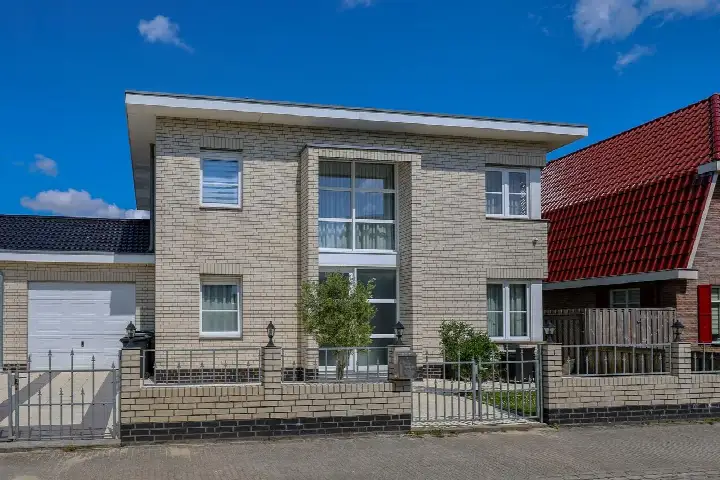 Detached house for sale: Goofystraat 6, Stripheldenbuurt Oost Almere