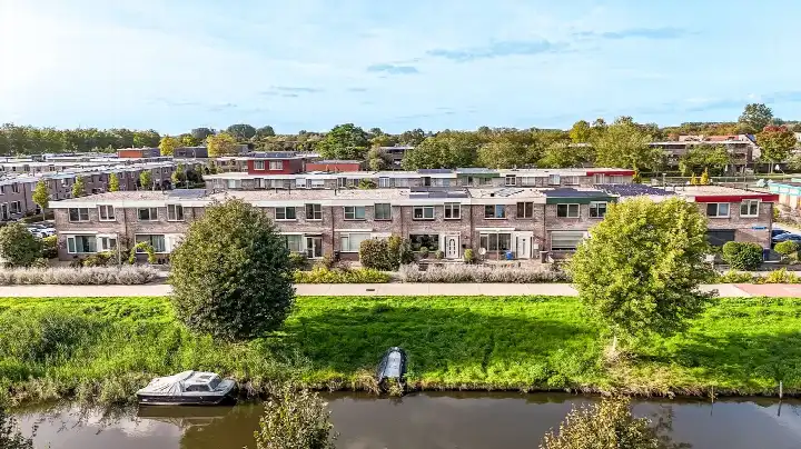 Tussenwoning te koop: Gorinchemgracht 11, Stedenwijk Midden-west Almere