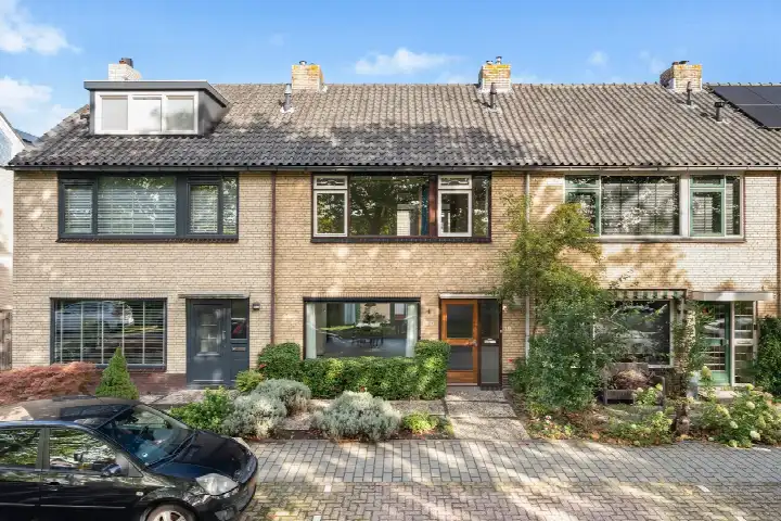 Terraced house for sale: Goudenregensingel 19, Pijnacker Noord Pijnacker