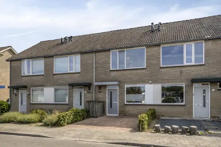 Tussenwoning te koop: Goudenregenstraat 18, Hambroek Borculo