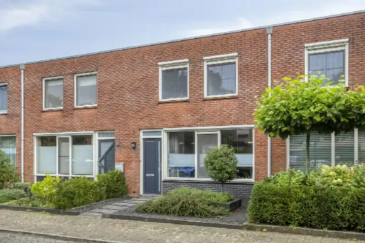 Terraced house for sale: Goudreinet 14, Lynden Elst