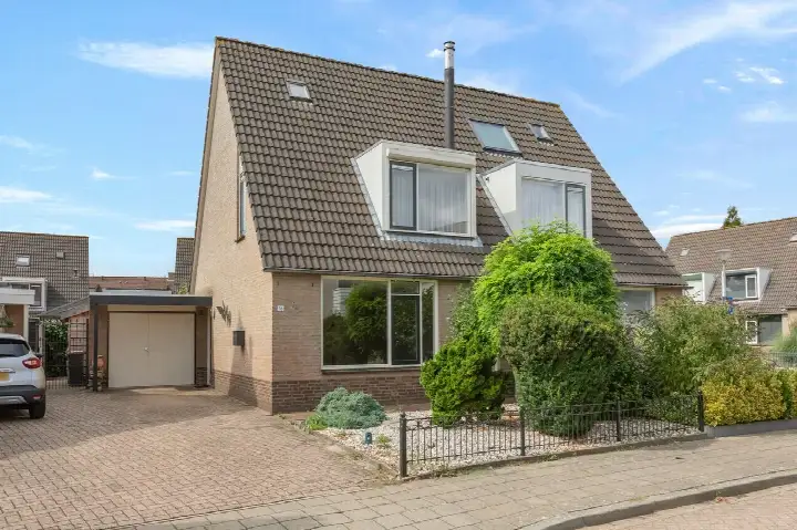 Twee-onder-één-kap te koop: Goudreinette 16, Zuidoost Duiven