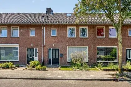 Terraced house for sale: Goudsbloemstraat 26, Beek Beek En Donk