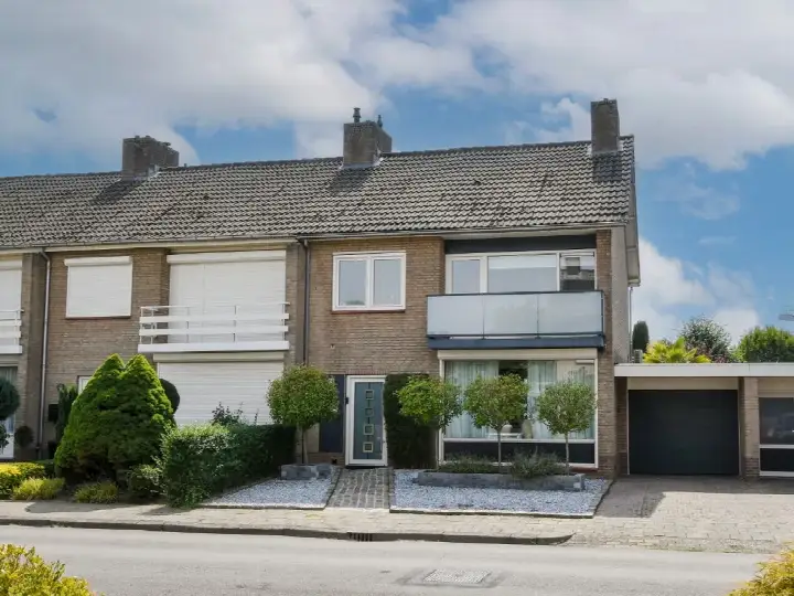 Tussenwoning te koop: Graaf Philipsstraat 5, Kern Horn Horn