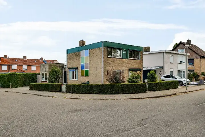 Twee-onder-één-kap te koop: Graaf van Loonlaan 19, Kern Heythuysen Heythuysen