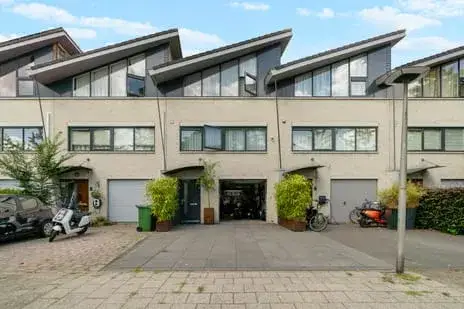 Terraced house for sale: Graaf Willem II laan 10, Oud-Delfgauw Delfgauw