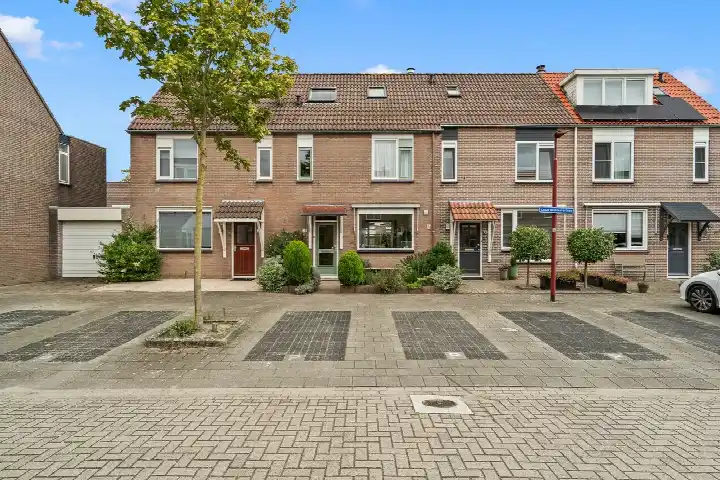 Tussenwoning te koop: Graaf Woldemarlaan 23, Graven en Gravinnen Nieuwegein