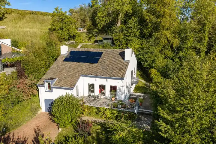 Vrijstaande woning te koop: Grachtstraat 10, Eys-Overeys Eys