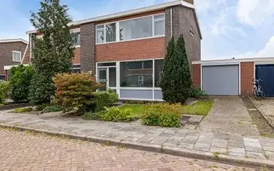 Terraced house for sale: Grachtstraat 10, Winsum Zuid - West Winsum