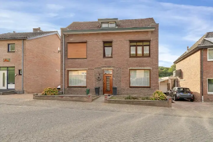Detached house for sale: Grachtstraat 86, Strucht Schin Op Geul