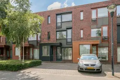 Tussenwoning te koop: Grasbloem 109, Grasrijk Eindhoven