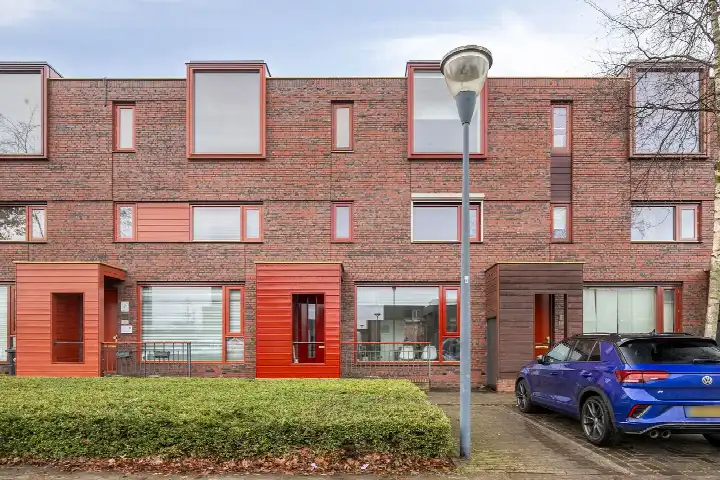 Tussenwoning te koop: Grasbloem 5, Grasrijk Eindhoven