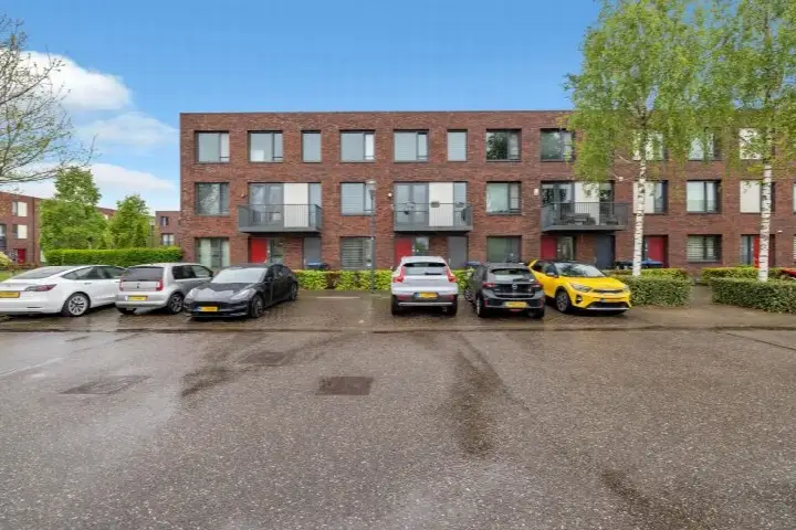 Tussenwoning te koop: Graslinnen 43, Grasrijk Eindhoven