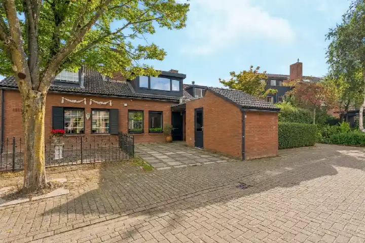 Terraced house for sale: Grasmeent 68, Jaagmeent en Grasmeent Almere