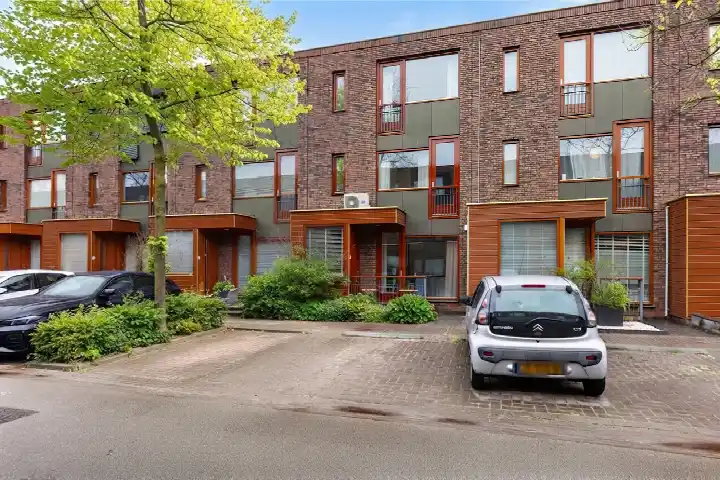 Tussenwoning te koop: Graspol 12, Grasrijk Eindhoven