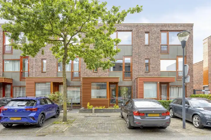 Tussenwoning te koop: Graspol 8, Grasrijk Eindhoven