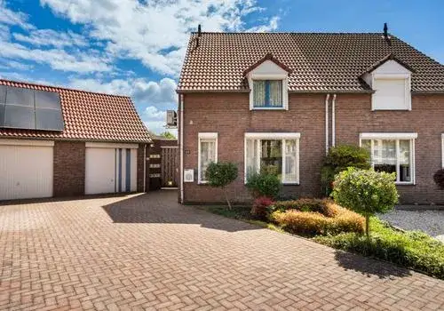 Twee-onder-één-kap te koop: Graswinkellaan 126, Graswinkel Weert