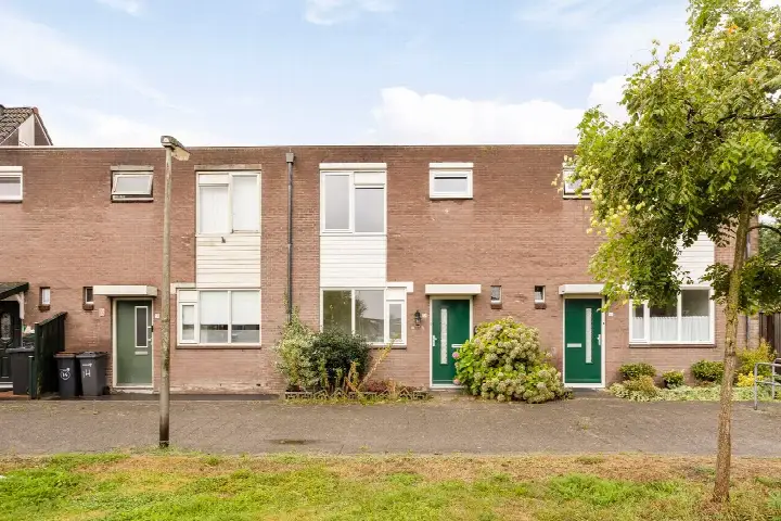 Tussenwoning te koop: Graveurstraat 15, Overlanderstraat en omgeving Purmerend