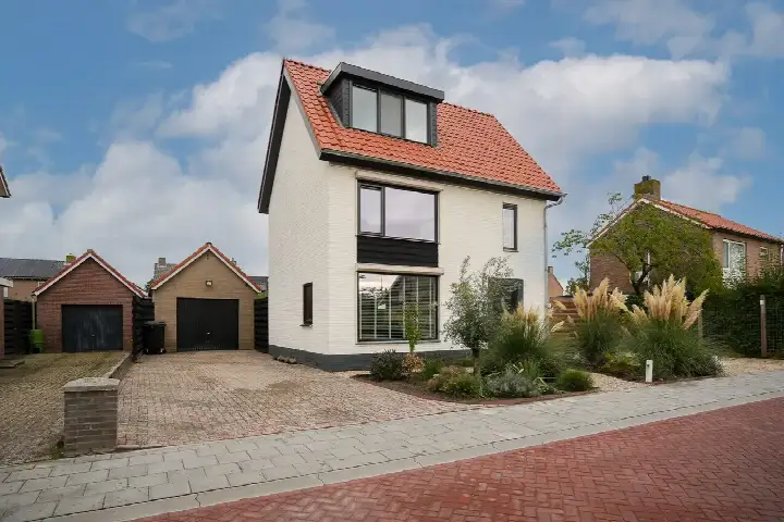 Vrijstaande woning te koop: Greffelingsestraat 21, Kern Alphen Alphen