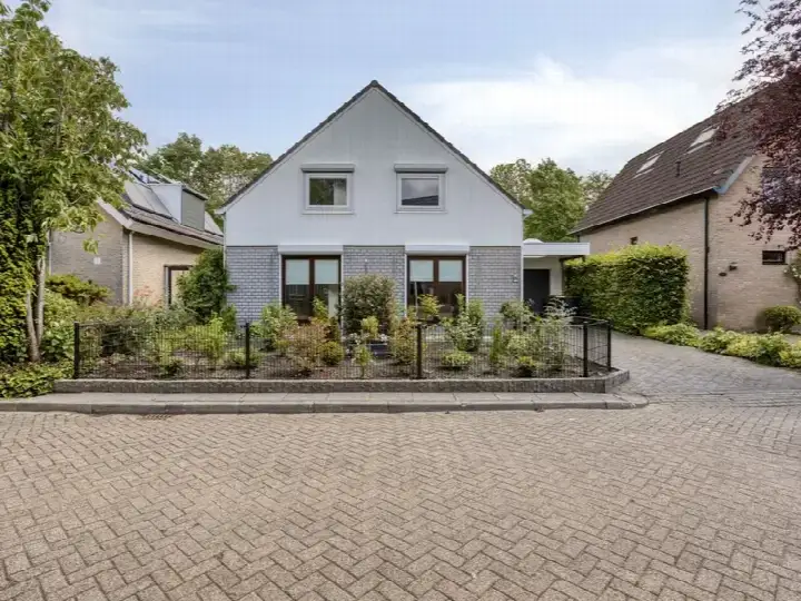 Detached house for sale: Griendwerker 26, Oud-Beijerland Zoomwijck Oud-Beijerland