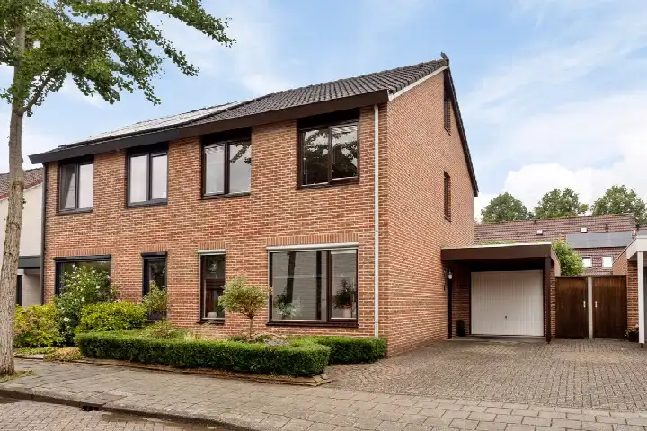 Twee-onder-één-kap te koop: Grimberghoek 49, Helmerhoek-Noord Enschede