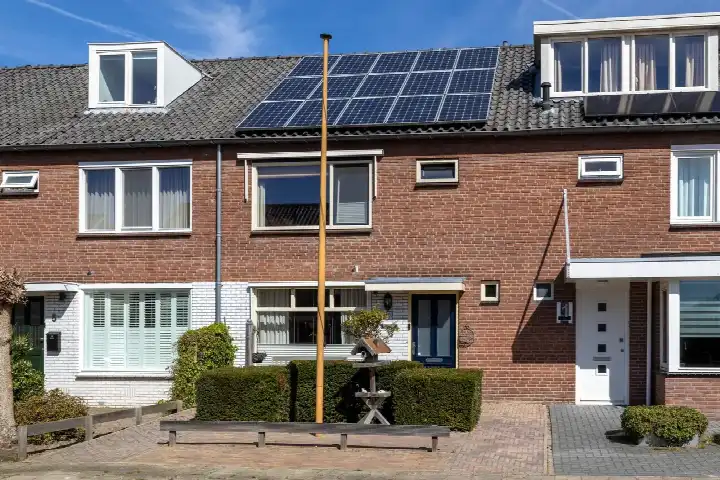 Tussenwoning te koop: Grimberglaan 3, Vriezenveenseweg en omgeving Haghoek West Almelo