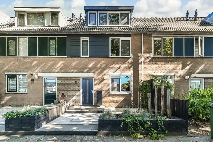 Tussenwoning te koop: Groen-blauwlaan 42, Blauwenbuurt Zoetermeer