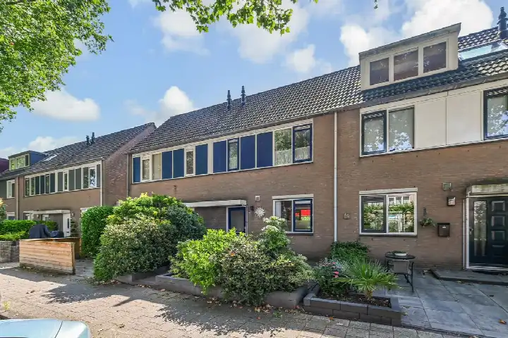 Tussenwoning te koop: Groen-blauwlaan 70, Blauwenbuurt Zoetermeer