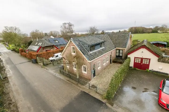 Detached house for sale: Groenestraat 9, Wadenoijen e.o. Wadenoijen