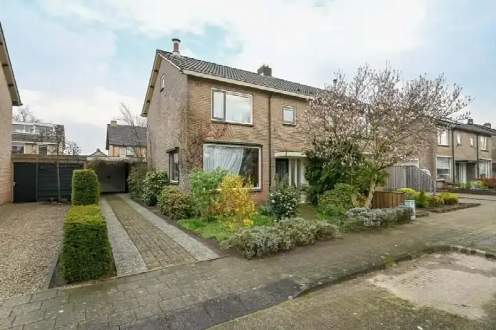 Semi-detached for sale: Groeneveltstraat 16, Putten-Zuid-Oost Putten