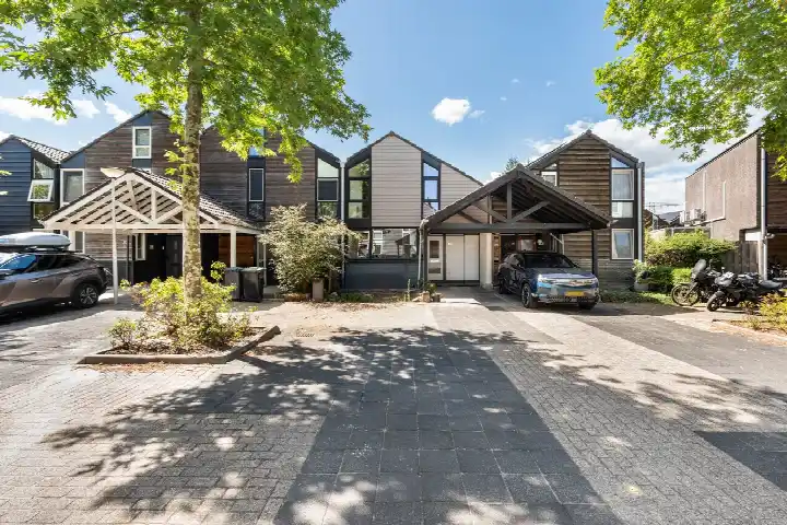 Terraced house for sale: Grondmolen 85, Achterdijk Papendrecht