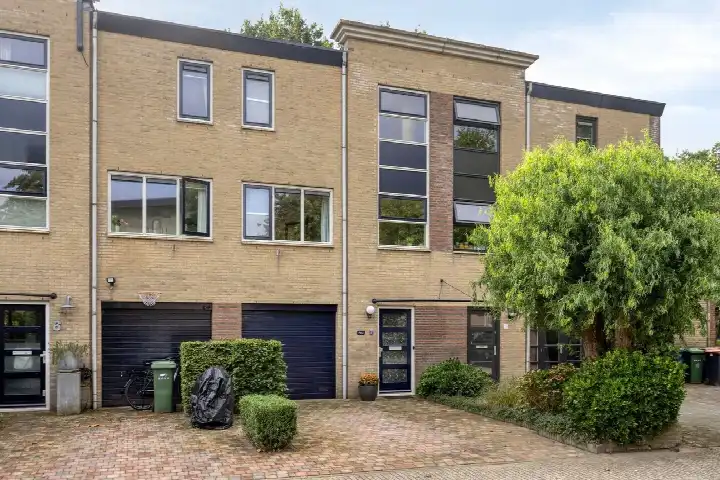 Tussenwoning te koop: Groninger Kroongaarde 4, Hoge Hoven Amersfoort