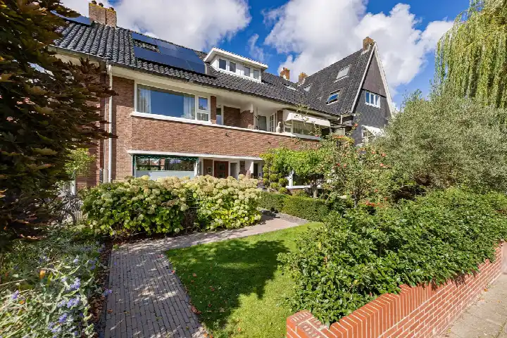 Terraced house for sale: Groningerstraatweg 43, Oldegalileën Leeuwarden
