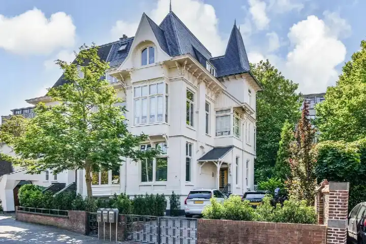 Apartment for sale: Groot Hertoginnelaan 6A, Sweelinckplein e.o. 'S-Gravenhage