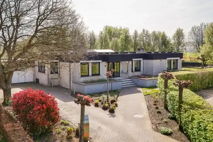 Vrijstaande woning te koop: Groot-Zuideveld 31, Dussen Dussen