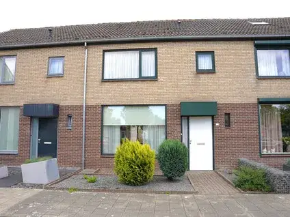 Tussenwoning te koop: Grote Beer 22, Oostburg Oostburg
