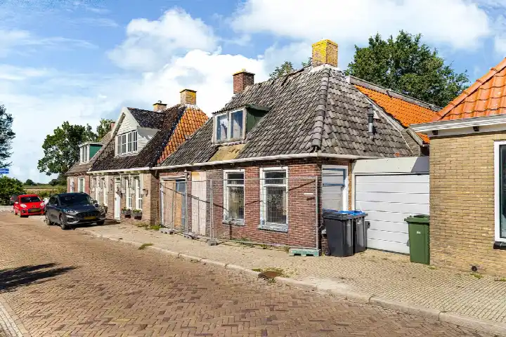 Twee-onder-één-kap te koop: Grote Buren 46, Pingjum Pingjum