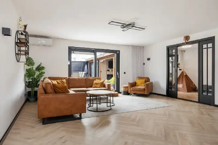 Corner house for sale: Grote Poelslak 1, Waterkwartier Amersfoort