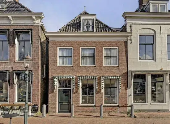 Hoekwoning te koop: Grote Bredeplaats 7, Binnenstad Harlingen