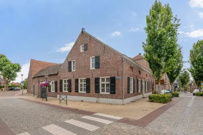 Tussenwoning te koop: Grotestraat 1, Baarlo-centrum Baarlo