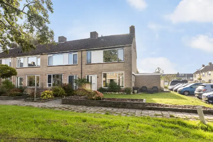 Corner house for sale: Grovestins 31, Stiens Stiens