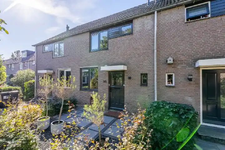 Terraced house for sale: Guido Gezellelaan 145, Hemen Hillegom