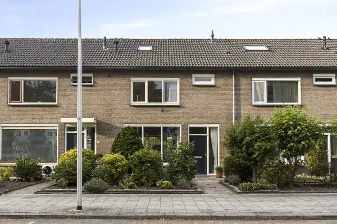Tussenwoning te koop: Guido Gezellestraat 21, De Thij Oldenzaal