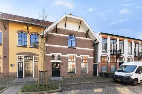 Corner house for sale: Gysbert Japicxstraat 44, Oranjewijk Leeuwarden