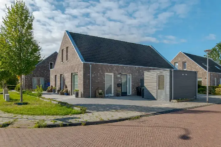 Semi-detached for sale: H. Scheepstrastraat 23, Roden Roden