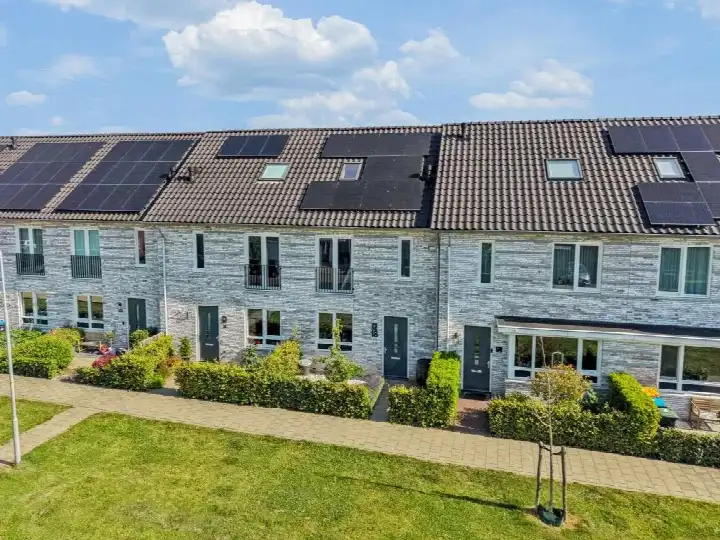 Terraced house for sale: H Vervoornstraat 18, Verspreide huizen Kesteren Kesteren