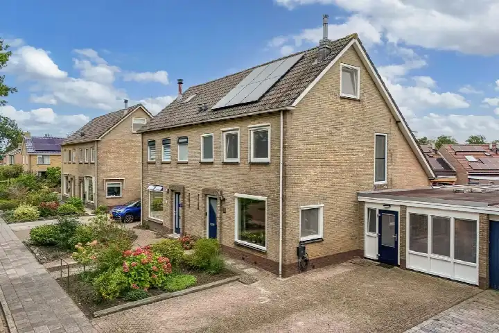 Tussenwoning te koop: H.W. Mesdagstraat 14, Nietap Nietap