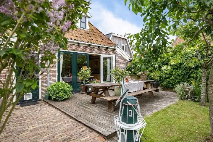Vrijstaande woning te koop: Haadstrjitte 11, Wierum Wierum